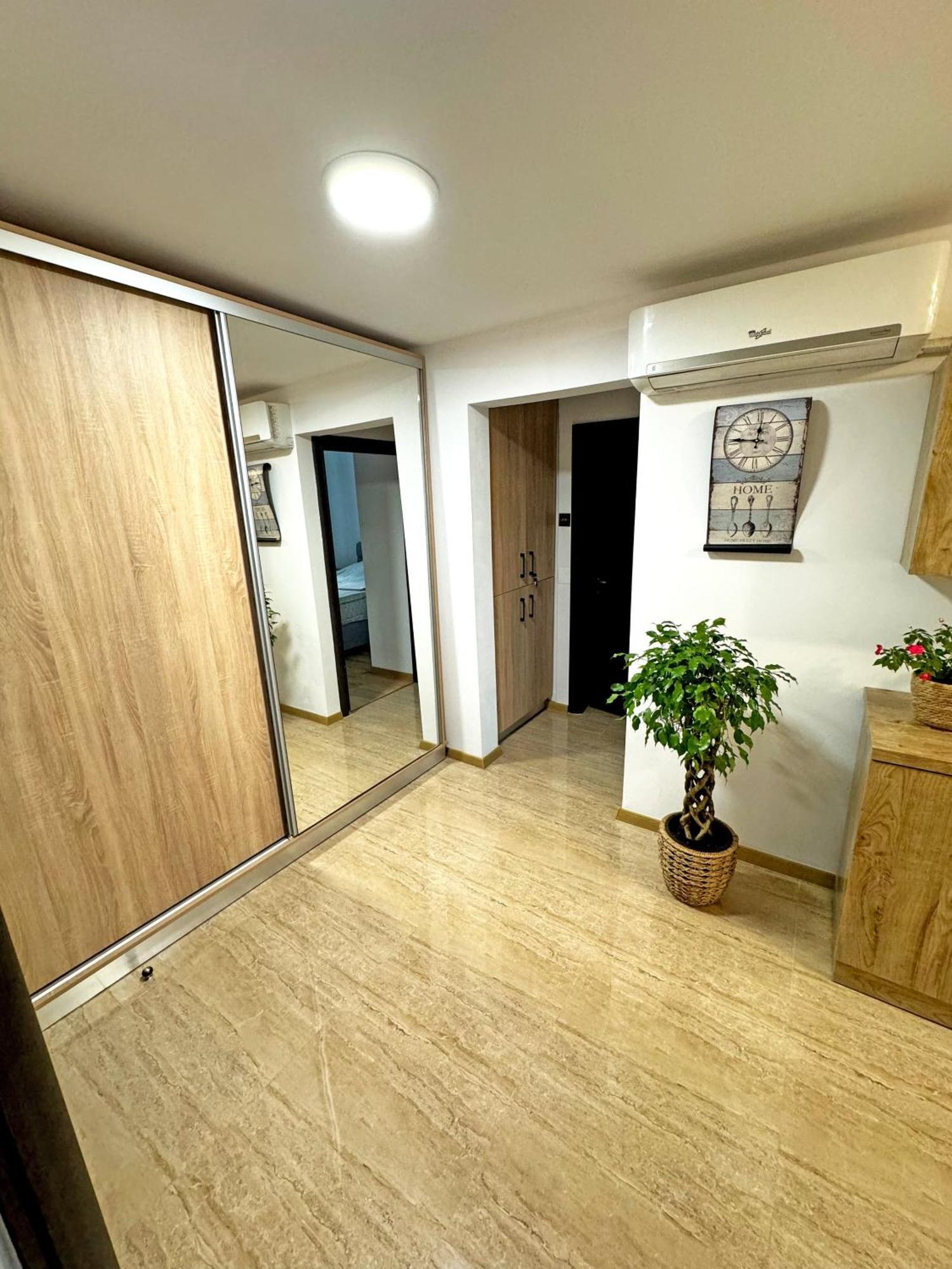 Ultracentral Apartment Тыргу-Жиу Экстерьер фото
